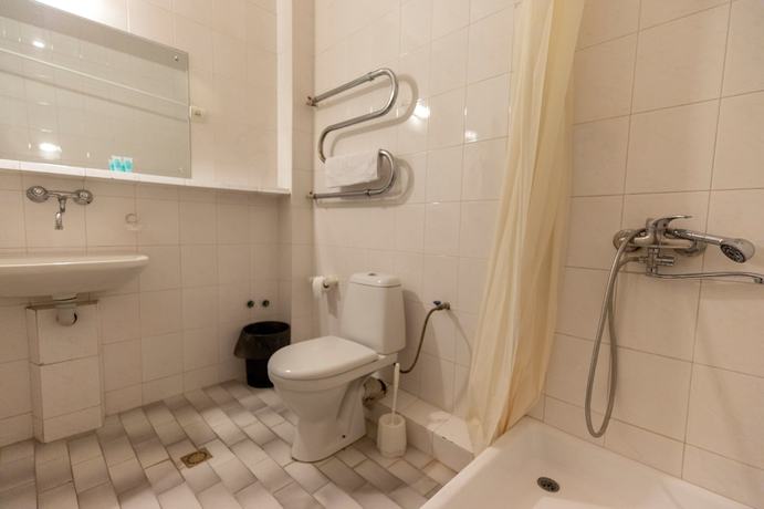 Imagen de la habitación del Hotel Leader. Foto 8