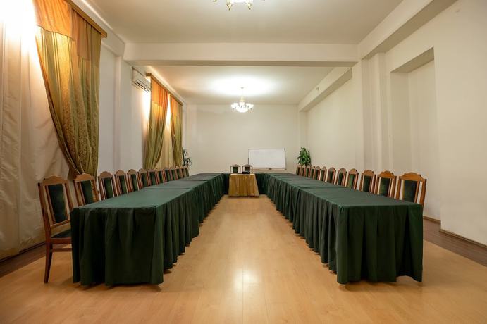 Imagen de los interiores del Hotel Leader. Foto 18