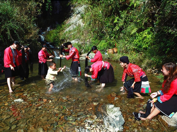 Imagen de los interiores del Hotel Leader Guest House-longji Branch. Foto 18