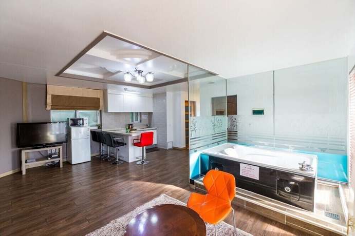 Imagen de la habitación del Hotel Leaders Pension. Foto 2