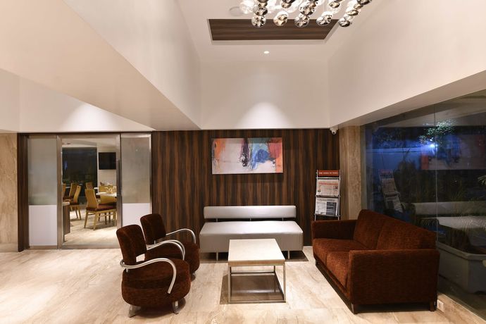 Imagen de los interiores del Hotel Leafio Marigold Marol. Foto 19