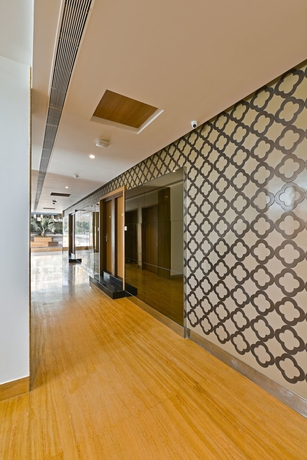 Imagen de los interiores del Hotel Leafio Mumbai. Foto 19