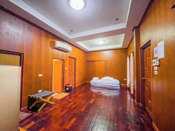 Imagen de la habitación del Hotel Leamsai Beach Resort. Foto 13