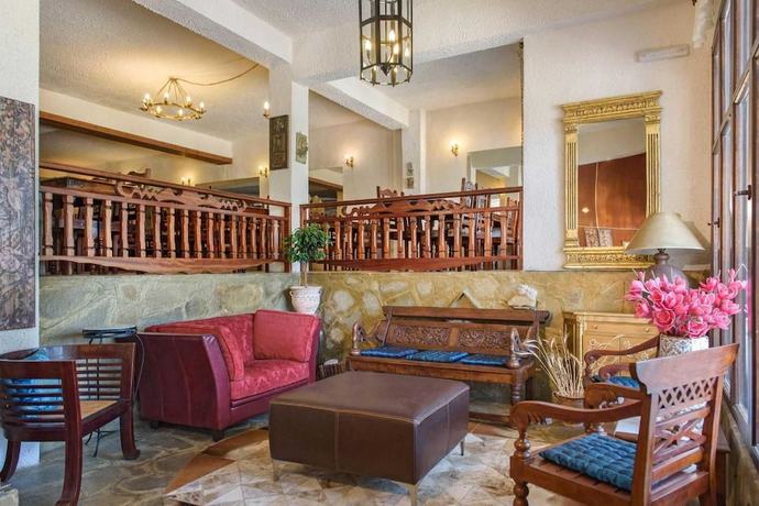 Imagen de los interiores del Hotel Leandros. Foto 18