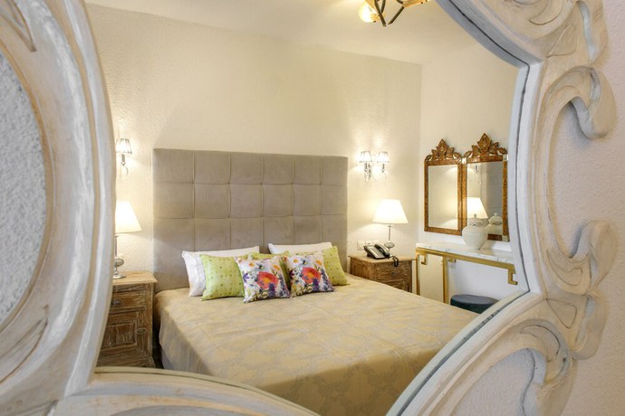 Imagen de la habitación del Hotel Leandros. Foto 12