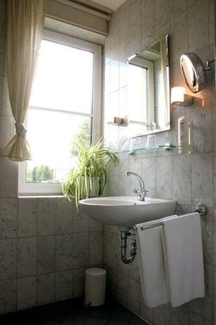 Imagen de la habitación del Hotel Leano. Foto 11