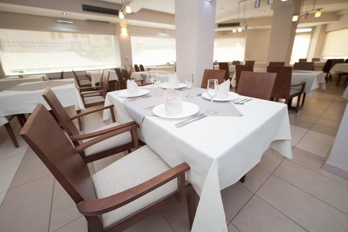 Imagen del bar/restaurante del Hotel Lebed, Ohrid. Foto 3