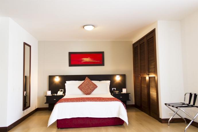 Imagen de la habitación del Hotel Lebl&oacute;n Suites. Foto 7