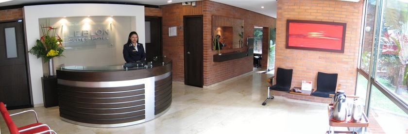 Imagen de los interiores del Hotel Lebl&oacute;n Suites. Foto 16