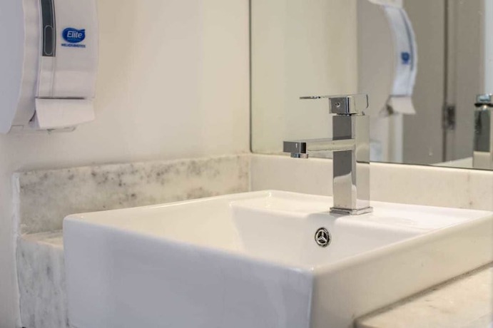 Imagen de la habitación del Hotel Leblon Design. Foto 5