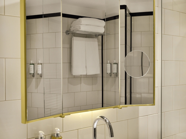 Imagen de la habitación del Hotel L'echiquier Opéra Paris Mgallery Collection. Foto 9