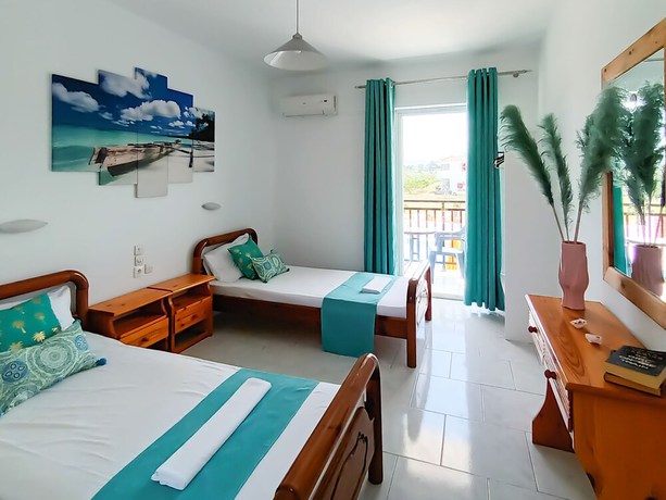 Imagen de la habitación del Hotel Lecini Studios. Foto 3