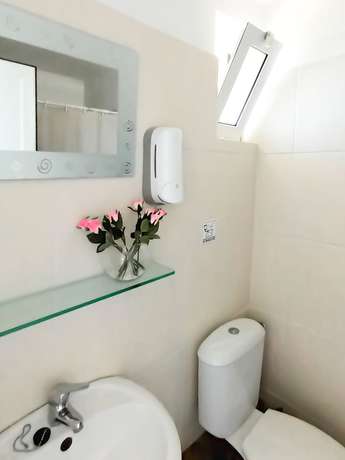 Imagen de la habitación del Hotel Lecini Studios. Foto 13