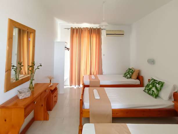 Imagen de la habitación del Hotel Lecini Studios. Foto 15