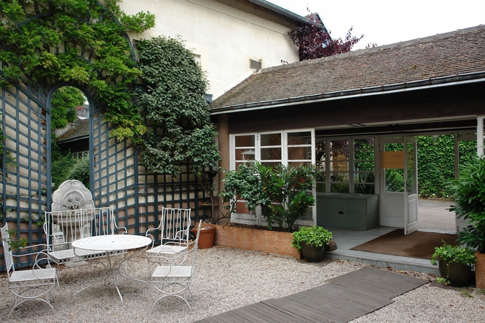 Imagen de los exteriores del Hotel Lecoq Gadby, The Originals Relais. Foto 9