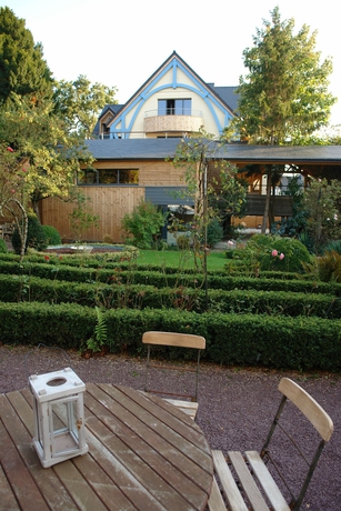 Imagen de los exteriores del Hotel Lecoq Gadby, The Originals Relais. Foto 11