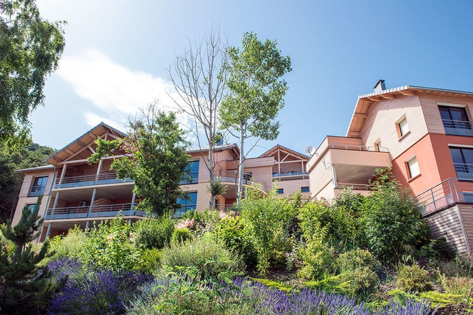 Imagen de los exteriores del Hotel L'ecrin Du Lac. Foto 11