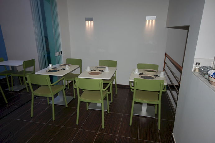 Imagen del bar/restaurante del Hotel Led-Sitges. Foto 5