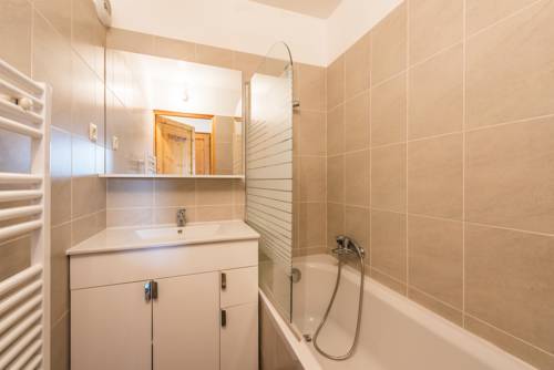 Imagen de la habitación del Hotel L'eden Skis Aux Pieds. Foto 15