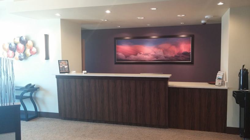 Imagen de los interiores del Hotel Ledgestone Vernal. Foto 13