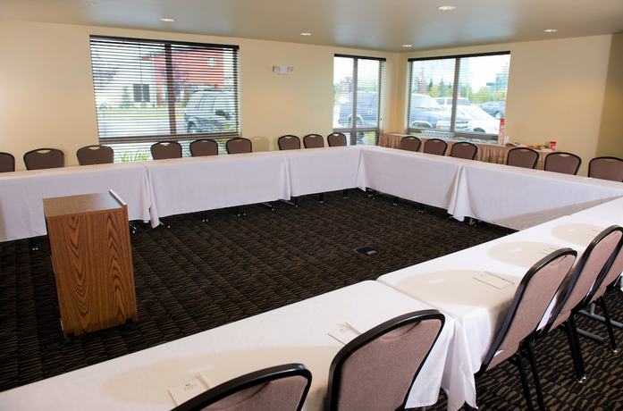 Imagen de los interiores del Hotel Ledgestone Vernal. Foto 17