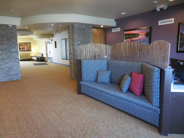 Imagen de los interiores del Hotel Ledgestone Vernal. Foto 20