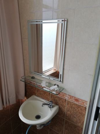 Imagen de la habitación del Hotel Lee. Foto 9