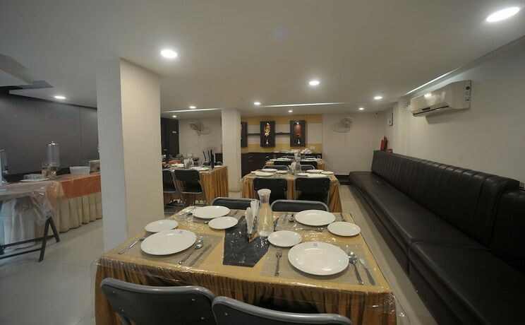 Imagen de los interiores del Hotel Lee International. Foto 24