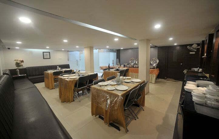 Imagen de los interiores del Hotel Lee International. Foto 25