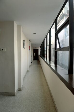 Imagen de los interiores del Hotel Lee International. Foto 26