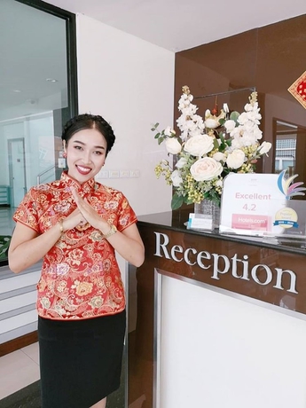 Imagen de los interiores del Hotel Lee, Surat Thani. Foto 12