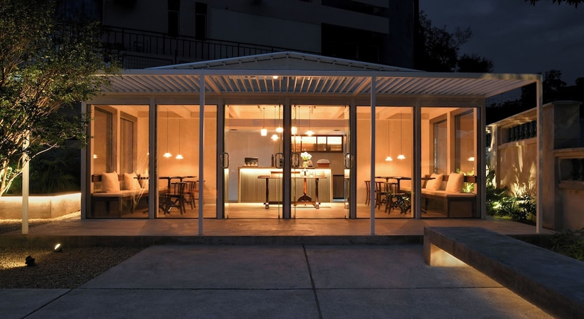 Imagen de los interiores del Hotel LeeManorHotel. Foto 16