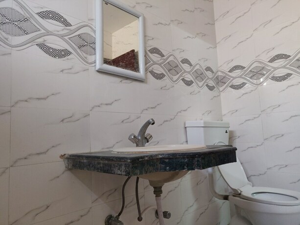 Imagen de la habitación del Hotel Leela Nikunj. Foto 21