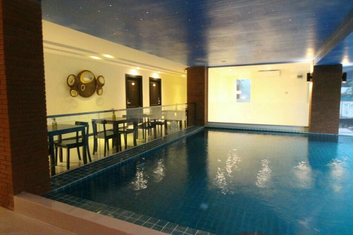 Imagen de la piscina del Hotel Leelawadee Modern Resort Huaykwang. Foto 11