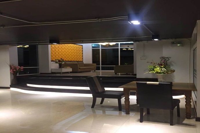 Imagen de los interiores del Hotel Leelawadee Resotel Raminthra 22. Foto 9