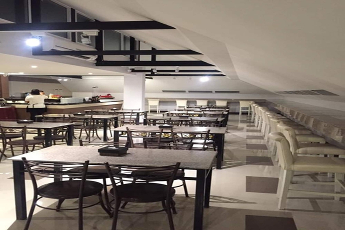 Imagen del bar/restaurante del Hotel Leelawadee Resotel Raminthra 22. Foto 2