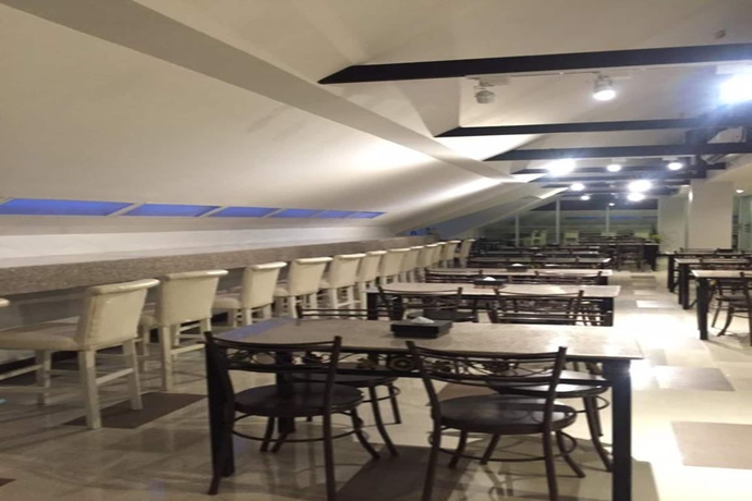 Imagen del bar/restaurante del Hotel Leelawadee Resotel Raminthra 22. Foto 3