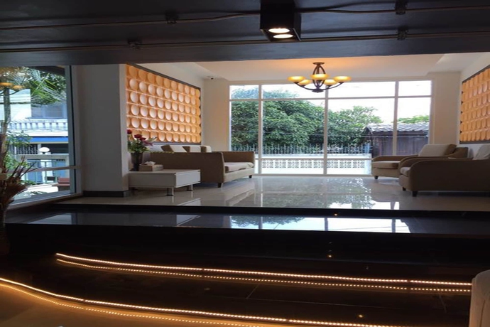 Imagen de los interiores del Hotel Leelawadee Resotel Raminthra 22. Foto 19