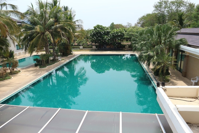 Imagen de la piscina del Hotel Leelawalai Rest. Foto 18