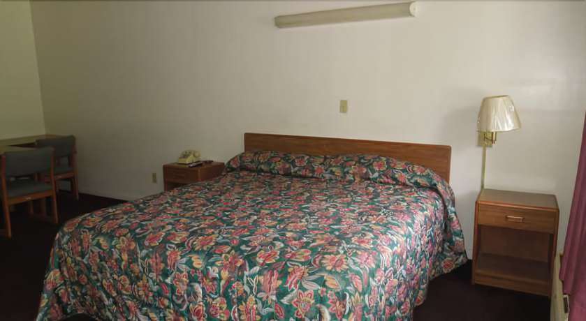 Imagen de la habitación del Hotel Lee\'s Motel. Foto 10