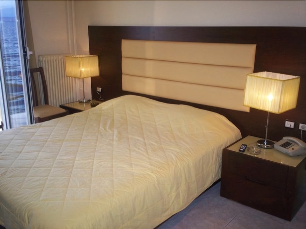 Imagen de la habitación del Hotel Lefkadi. Foto 6