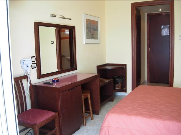 Imagen de la habitación del Hotel Lefkadi. Foto 13