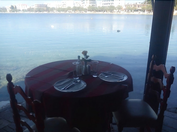 Imagen del bar/restaurante del Hotel Lefkadi. Foto 4