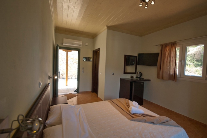 Imagen de la habitación del Hotel Lefkas Petra. Foto 3