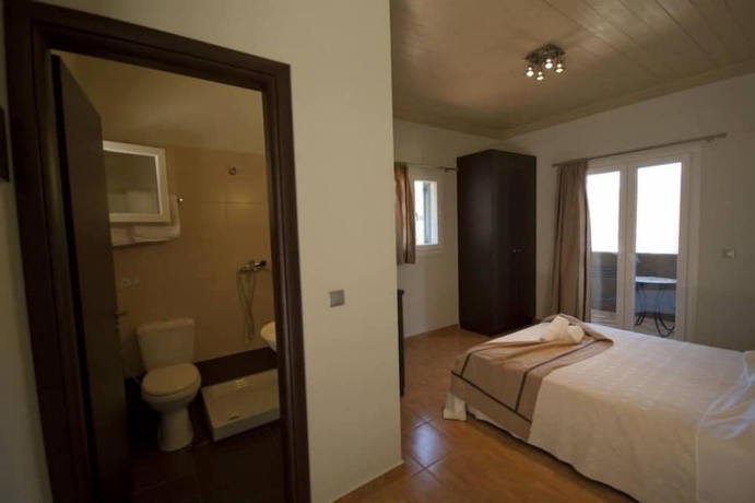 Imagen de la habitación del Hotel Lefkas Petra. Foto 5