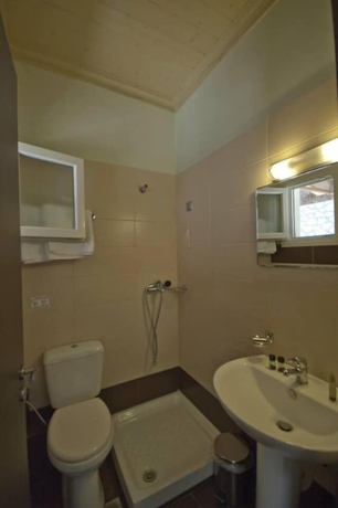 Imagen de la habitación del Hotel Lefkas Petra. Foto 14