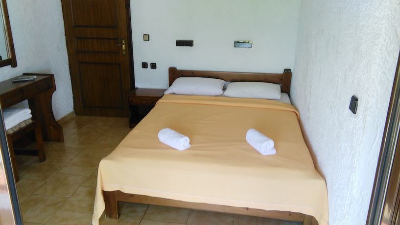 Imagen de la habitación del Hotel Lefkes. Foto 9