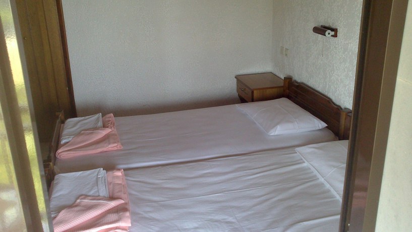 Imagen de la habitación del Hotel Lefkes. Foto 10