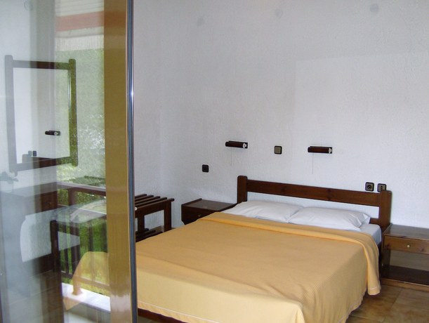 Imagen de la habitación del Hotel Lefkes. Foto 14