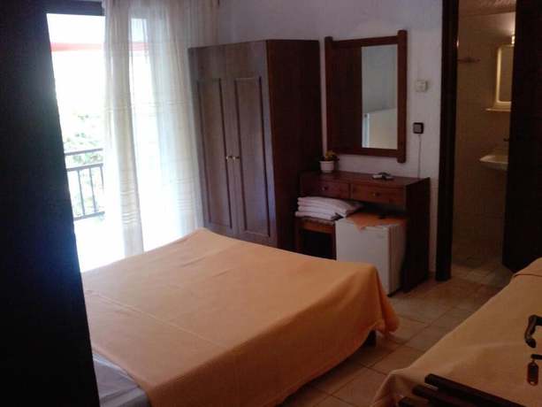 Imagen de la habitación del Hotel Lefkes. Foto 16